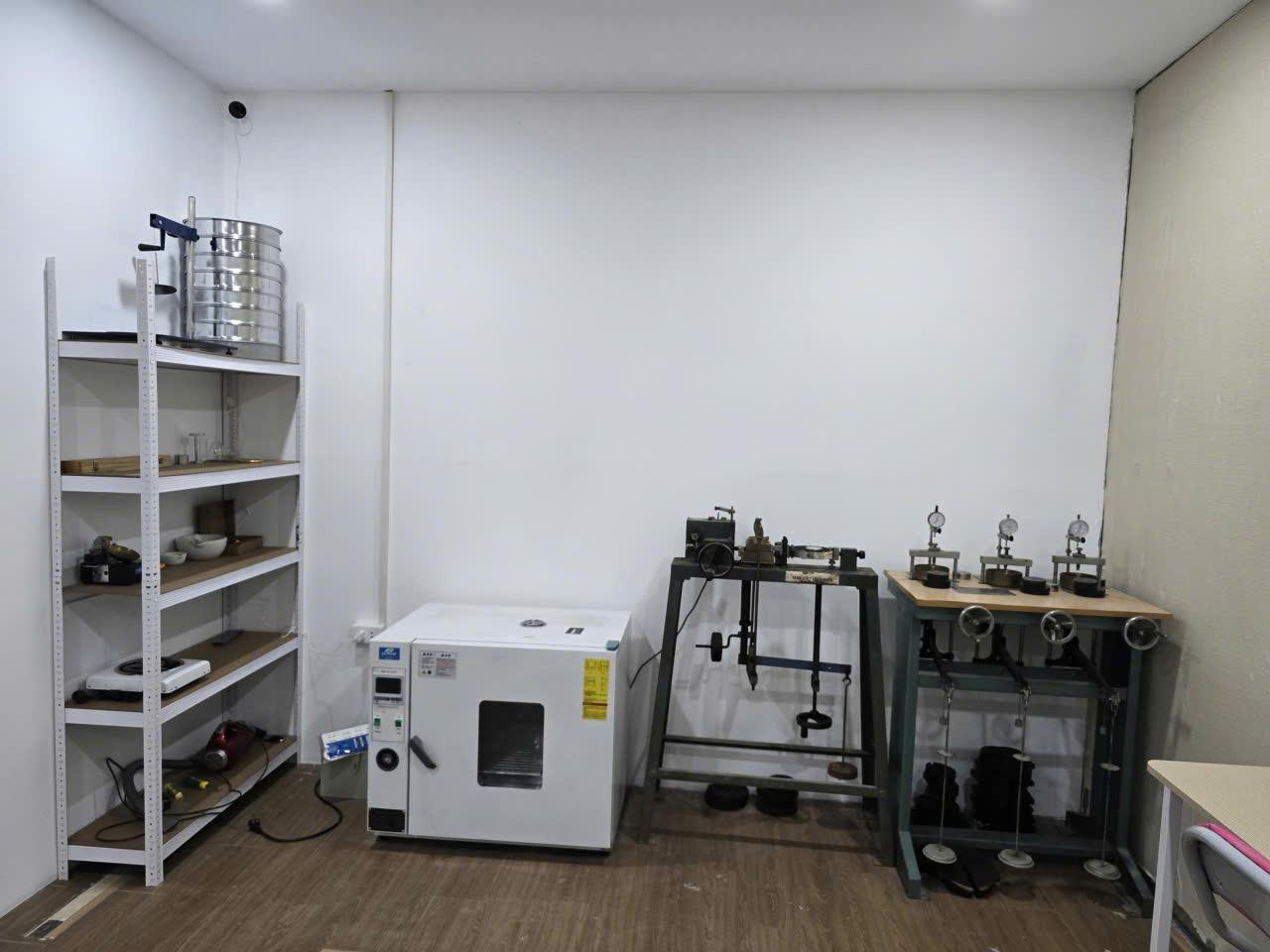 Thí nghiệm mẫu trong phòng